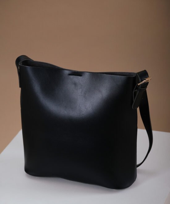 Alternative view of COMODE Black Tote bag Black