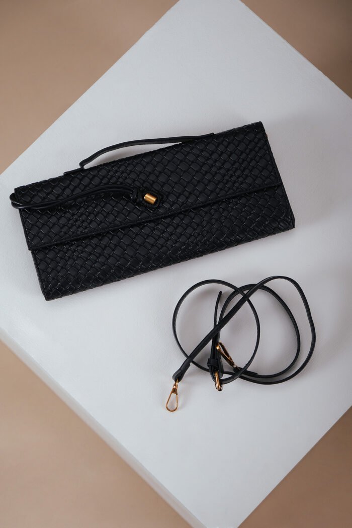 COMODE Black Woven Clutch