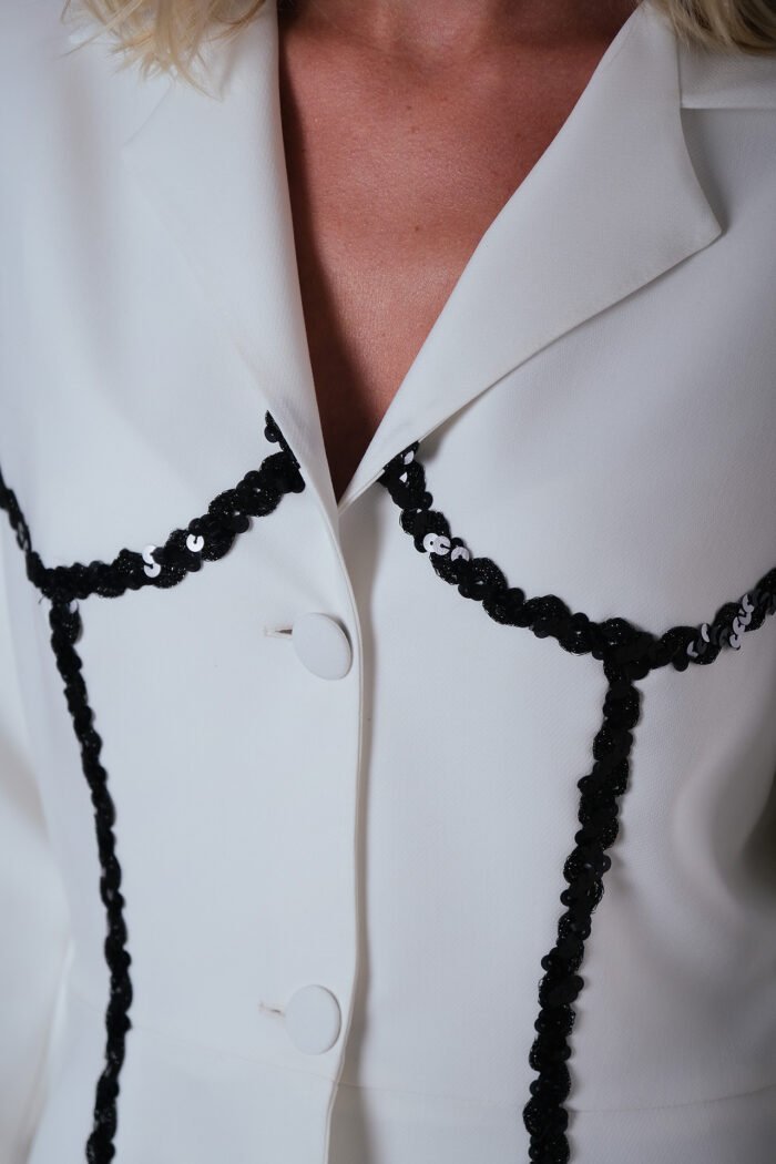 COMODE X KVARIANI White Blazer with Black ruffle details - Image 3