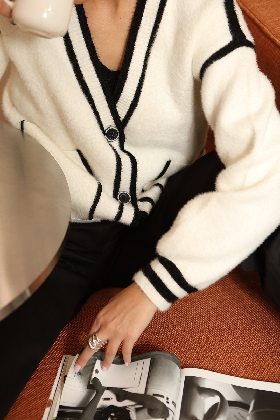COMODE Eleanor Black&White cardigan - Image 4