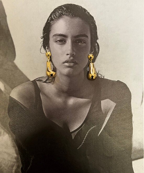NOIR Golden drop earrings