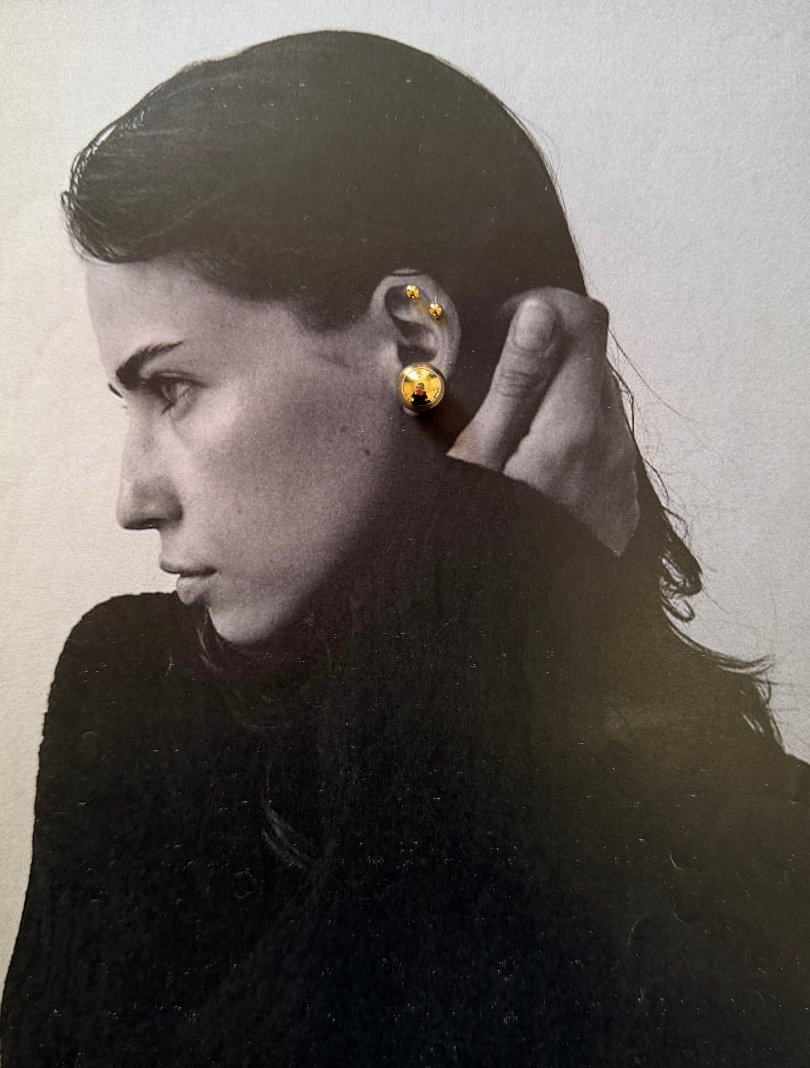 NOIR Small stud earrings (+set of 4 tiny studs) - Image 3