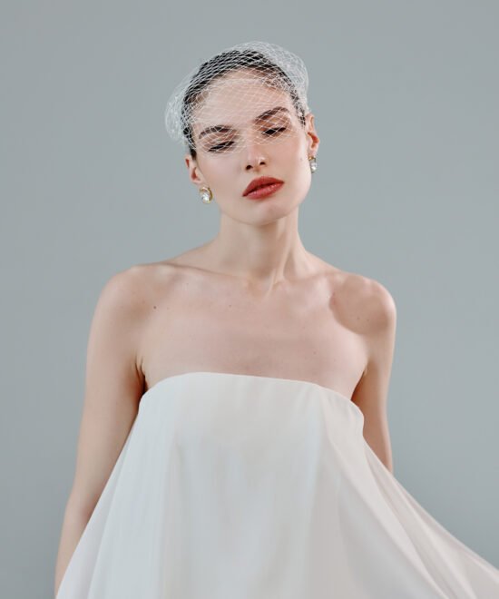 Alternative view of COMODE Bridal Veil