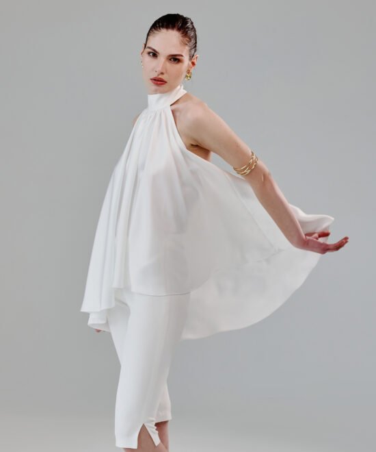 Alternative view of COMODE Audrey White Top