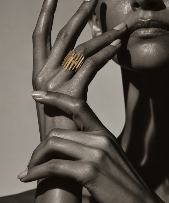 Alternative view of NOIR Gold Ring