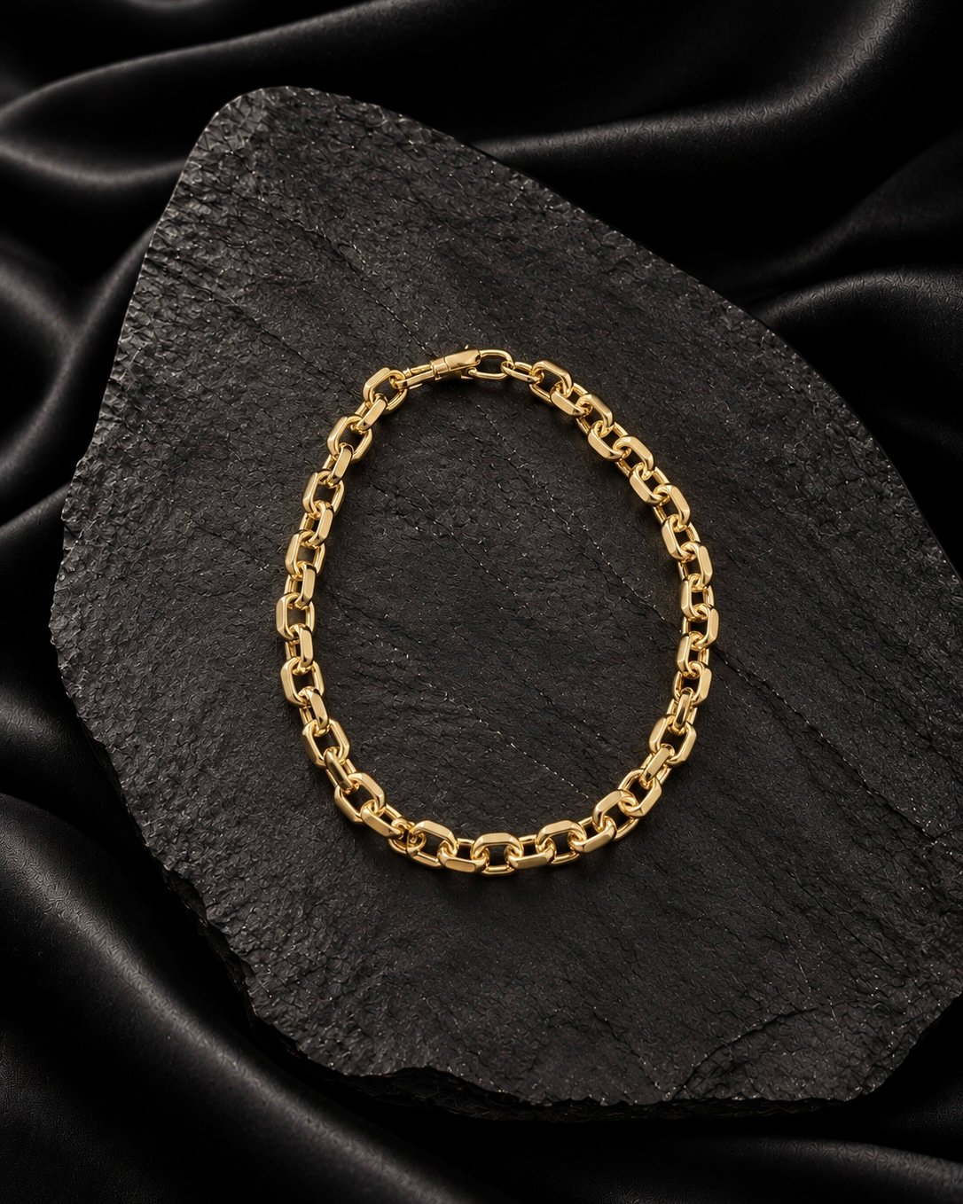 NOIR Gold Chain Bracelet