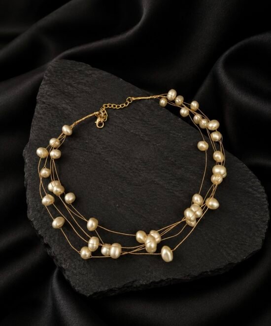 NOIR Pearl Necklace