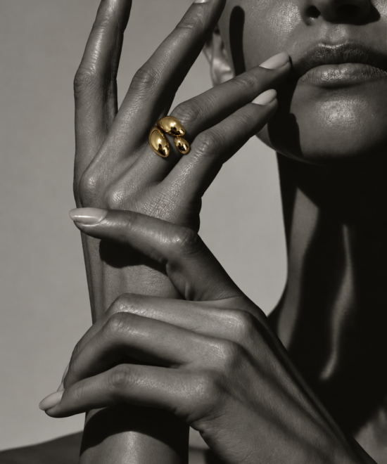 Alternative view of NOIR Gold Ring