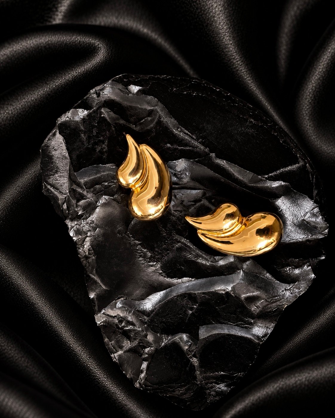 NOIR Gold Tear Earrings