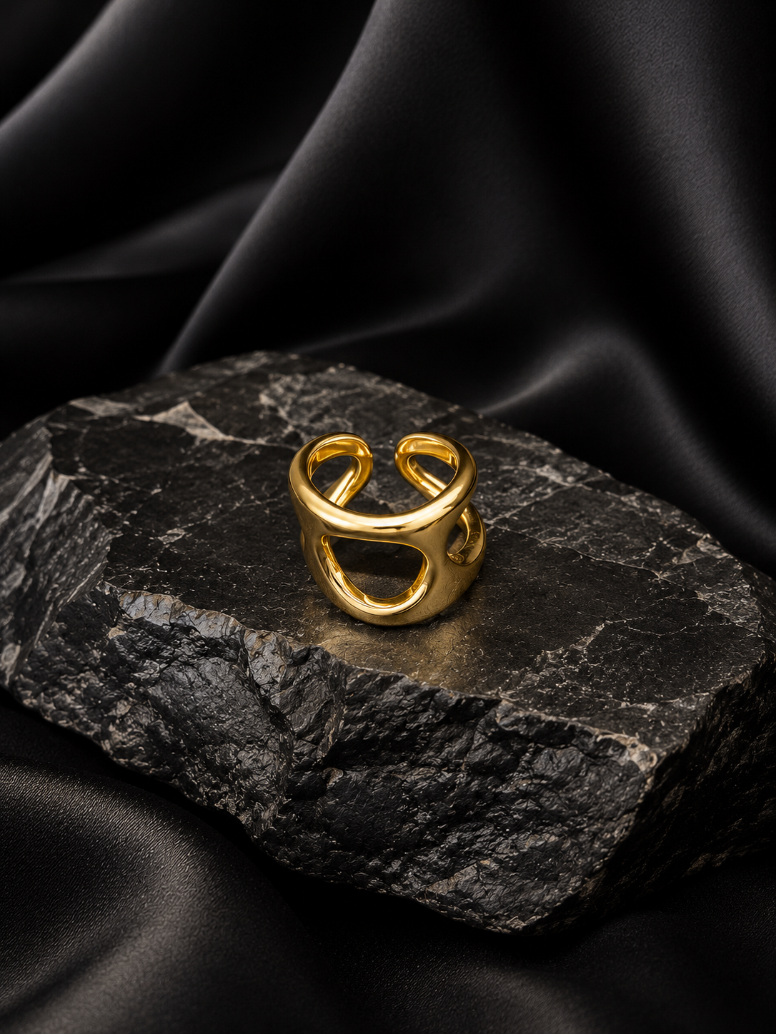 NOIR Gold Ring