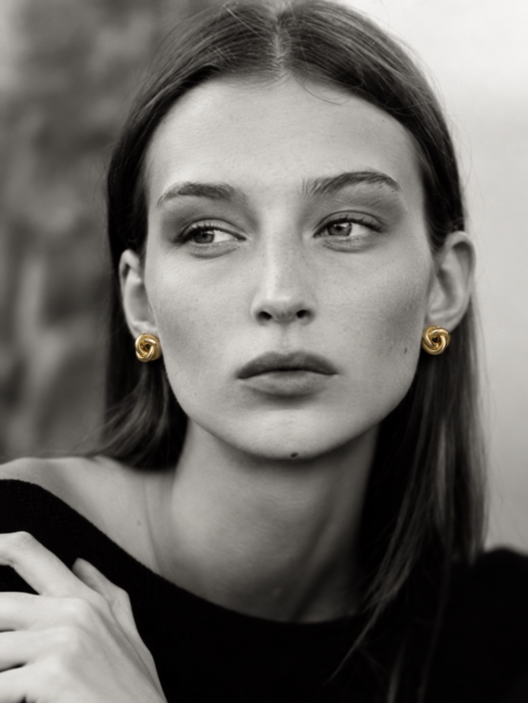 NOIR Gold knot Earrings - Image 2