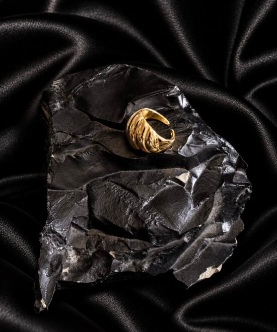 NOIR Staple Gold Ring