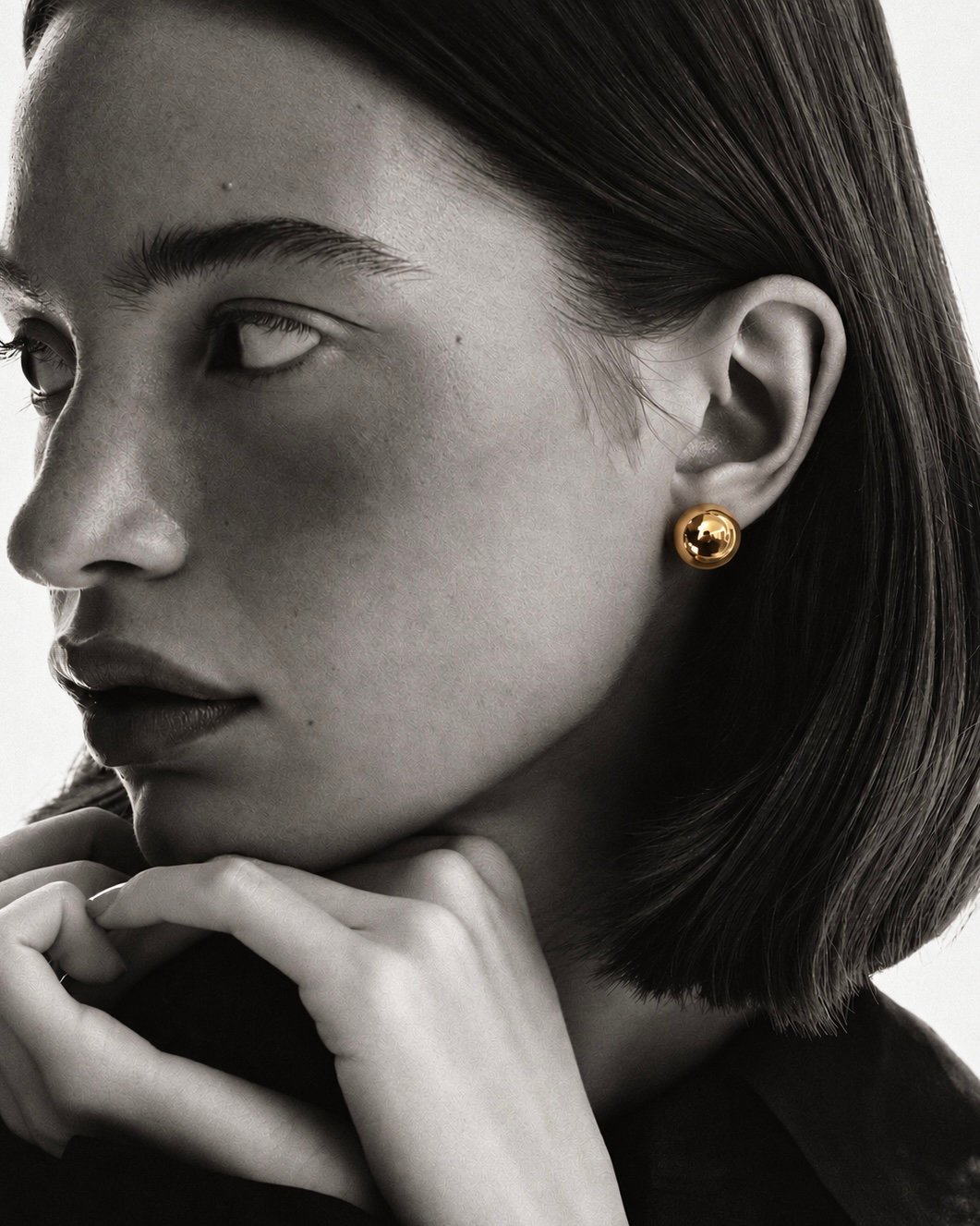NOIR Simple Studs - Image 2