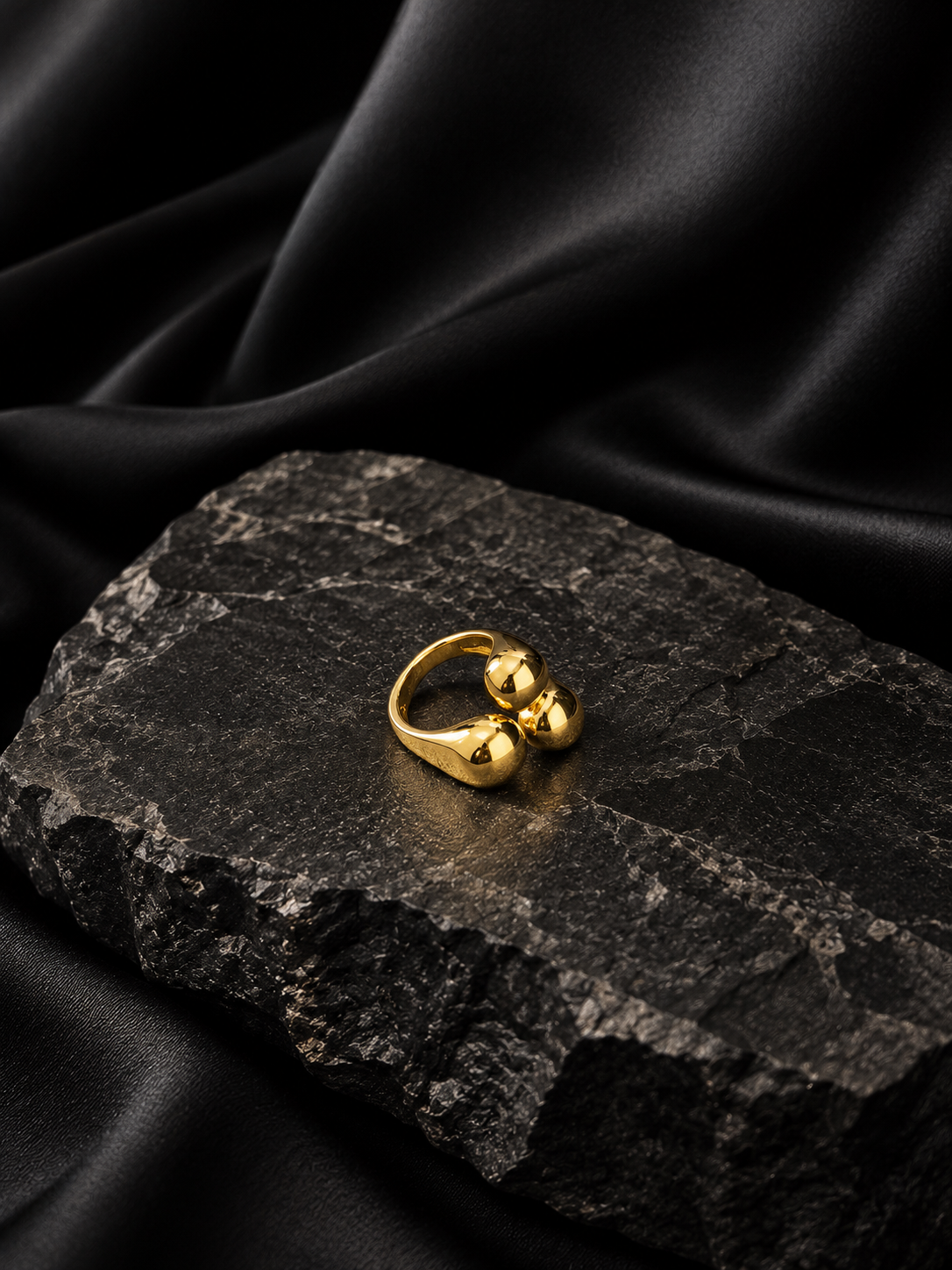 NOIR Gold Ring