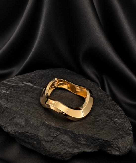 “Wave” Gold Bracelet