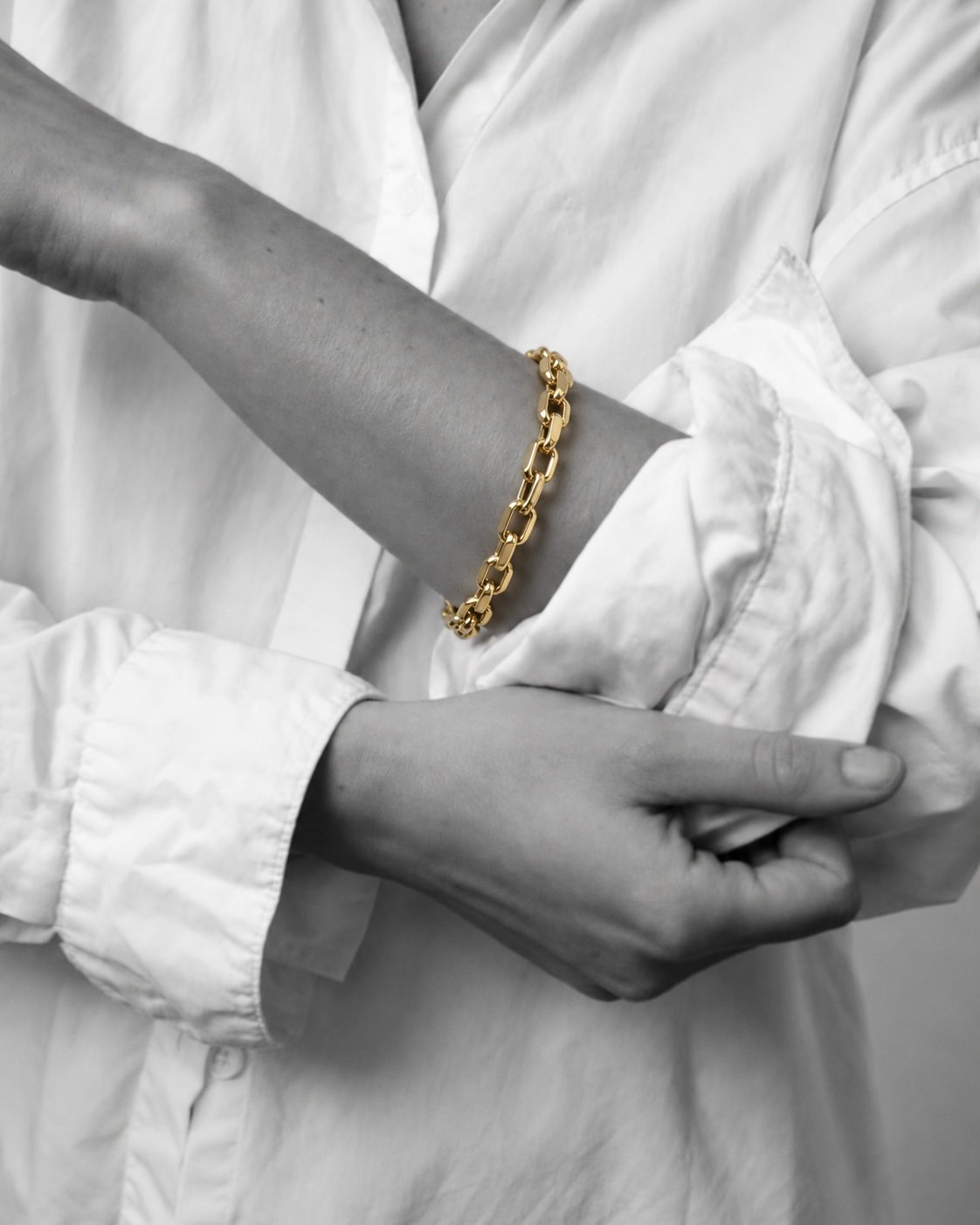 NOIR Gold Chain Bracelet - Image 2