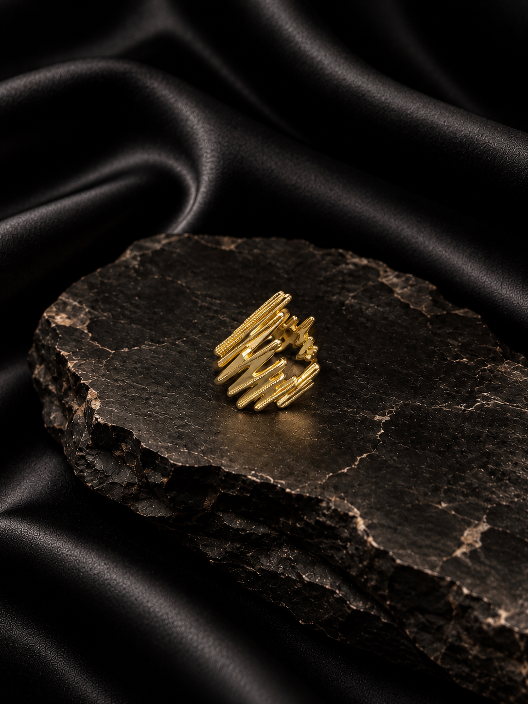 NOIR Gold Ring