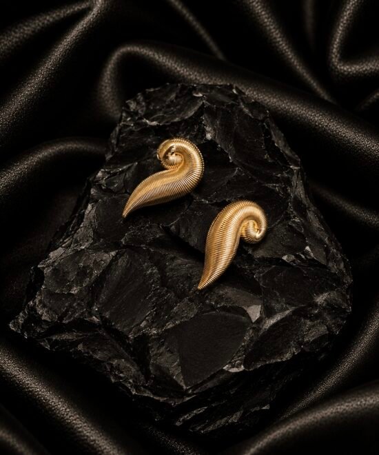 NOIR Shell Earrings