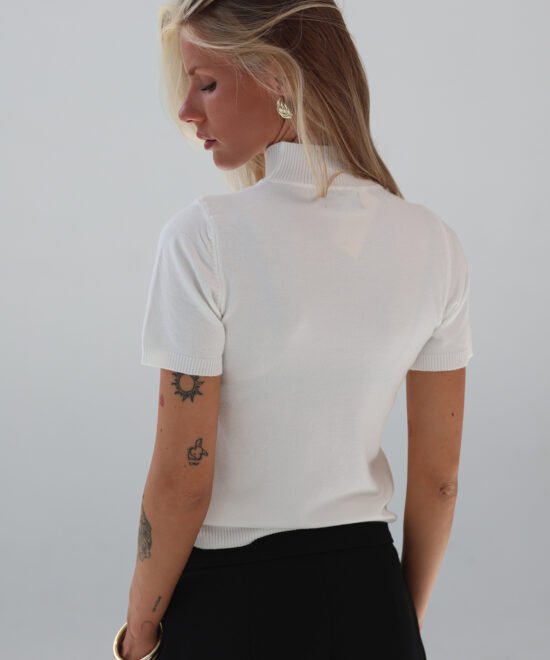 Alternative view of COMODE Short-Sleeve White Knit Top