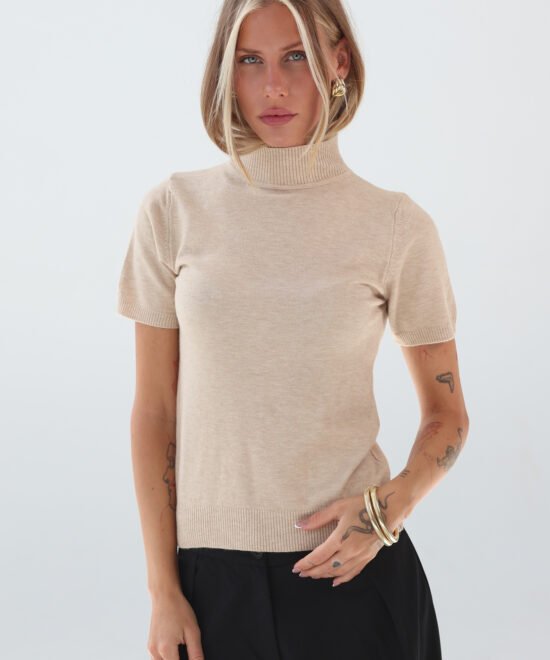 COMODE Short-Sleeve Beige Knit Top