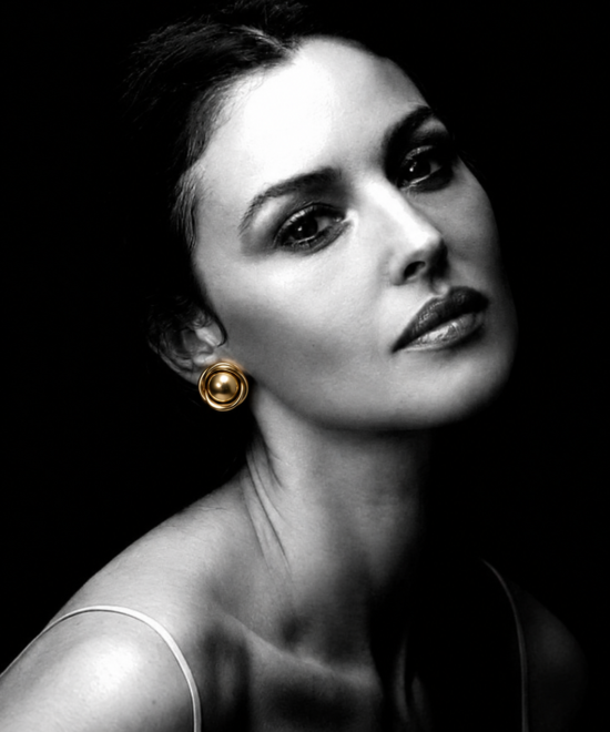 Alternative view of NOIR gold stud earrings