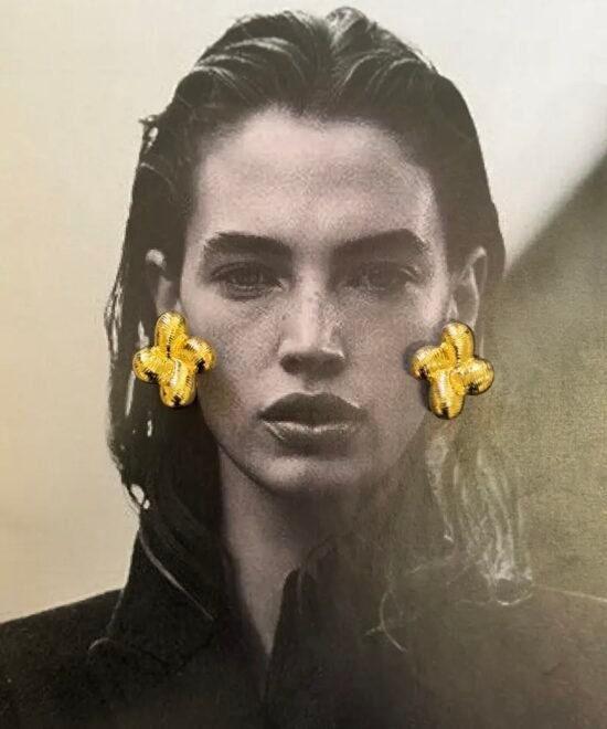 Alternative view of NOIR Cross earrings