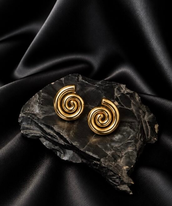 NOIR Spiral earrings